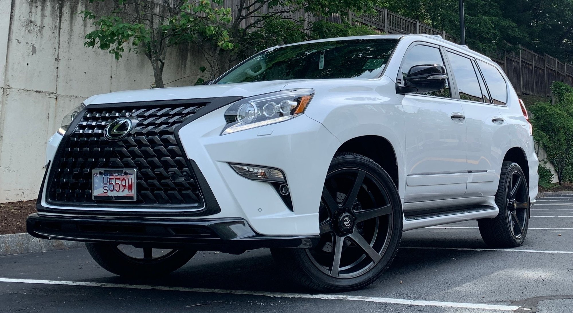 Exterior Body Parts - Lexus gx460 sport front lip oem - Used - 2014 to 2022 Lexus GX460 - Bedford, MA 01730, United States