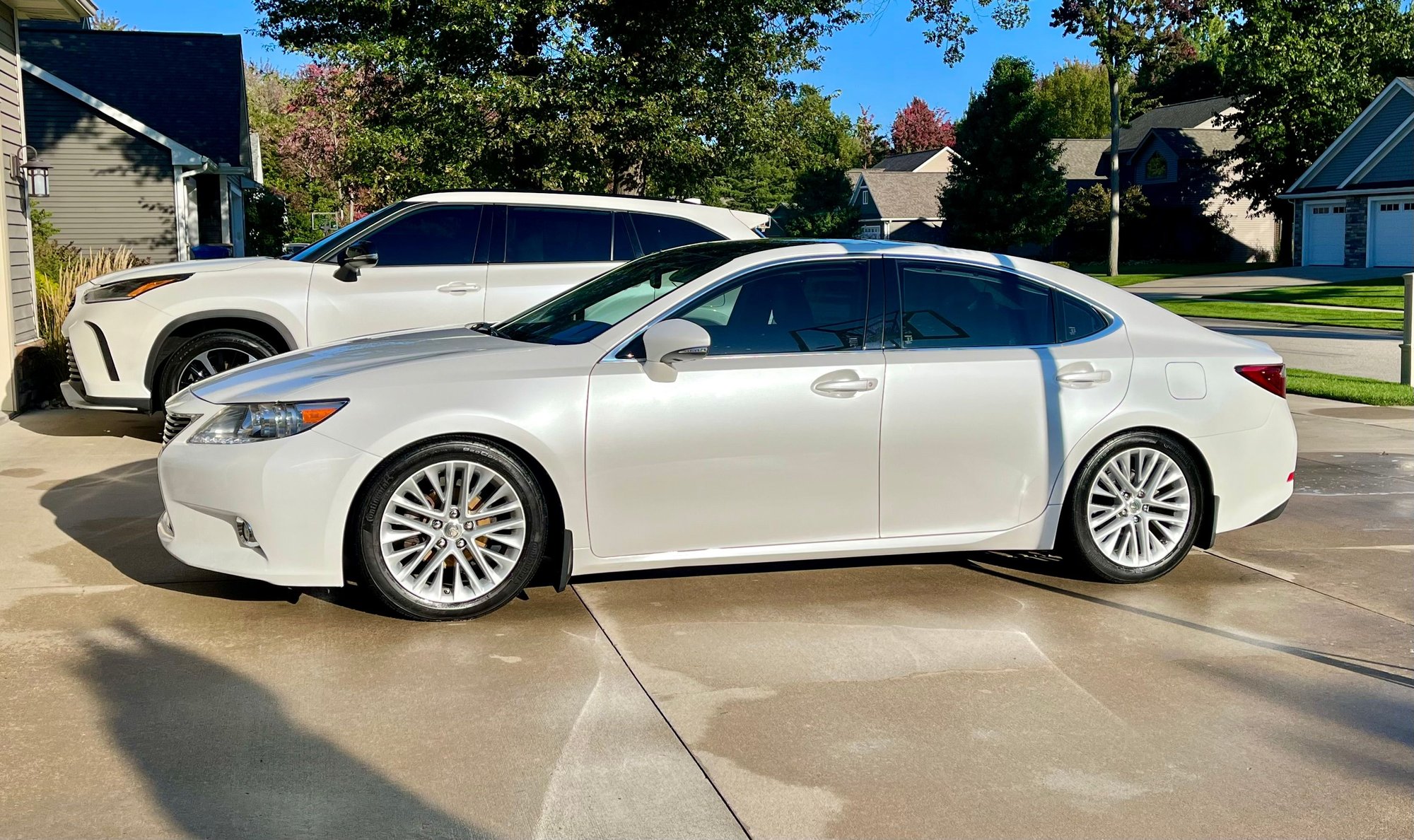 2014 Lexus ES350 - 2014 Lexus Es350 Ultra Luxury - Used - VIN Jthbk1gg4e2103010 - 267,000 Miles - 6 cyl - 2WD - Automatic - Sedan - White - Grand Blanc, MI 48439, United States