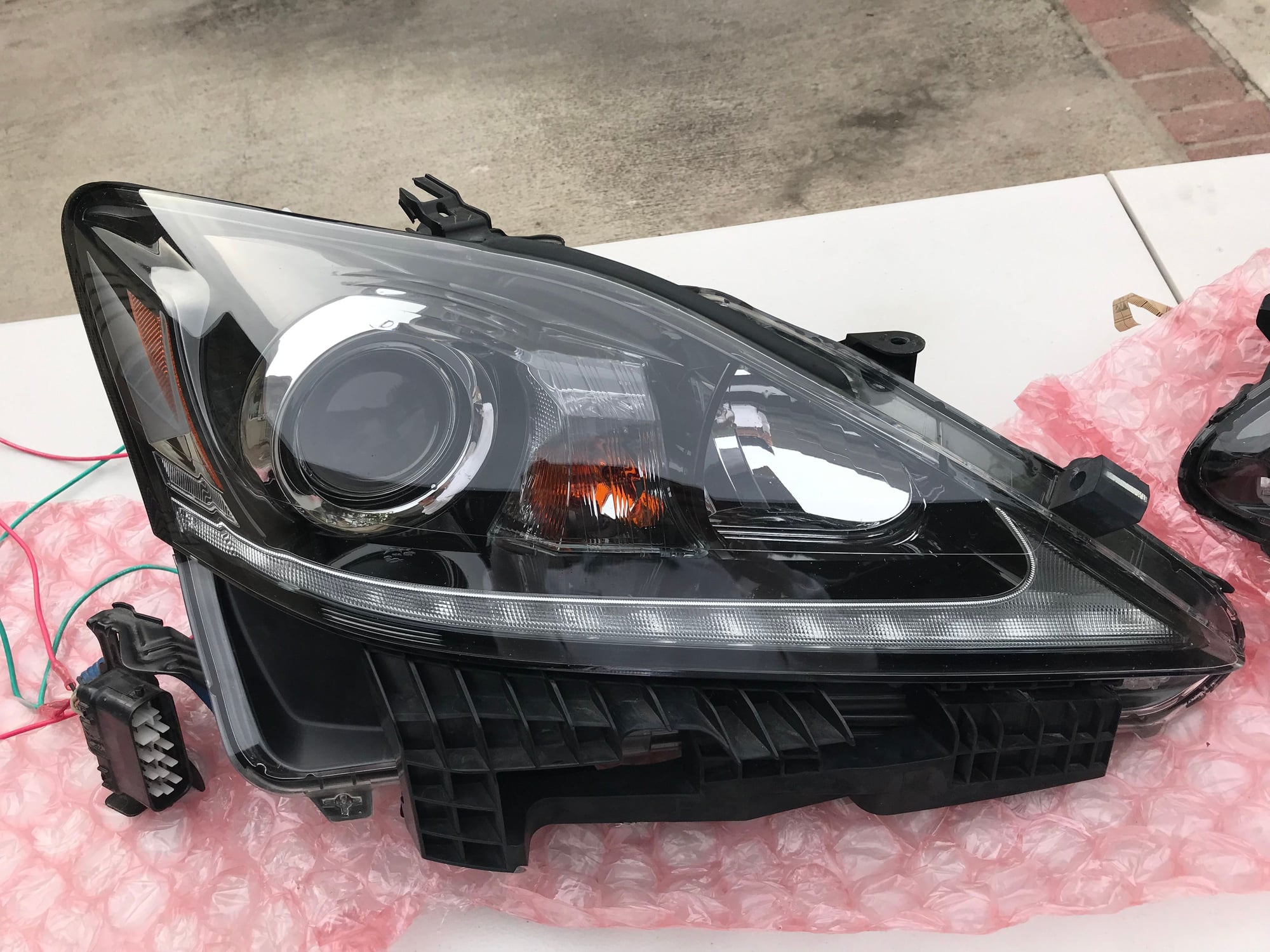 Lights - 2012 oem led headlight in great condition - Used - 2006 to 2014 Lexus IS350 - 2006 to 2014 Lexus IS250 - 2008 to 2014 Lexus IS F - Garden Grove, CA 92840, United States