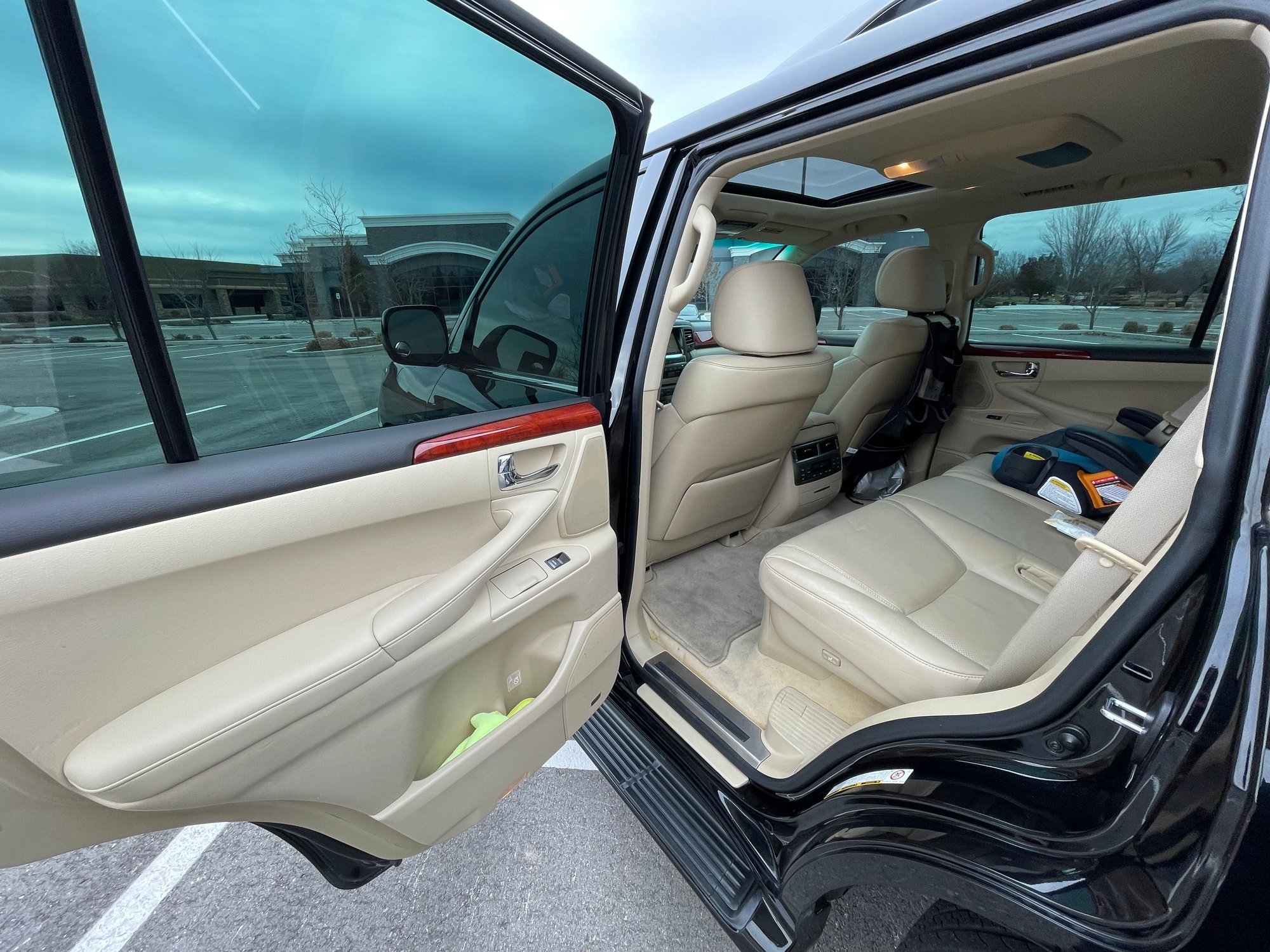 2008 Lexus LX570 - 2008 LX570 - 74k miles - Used - VIN JTJHY00W884007439 - 74,000 Miles - 8 cyl - 4WD - Automatic - SUV - Black - Meridian, ID 83642, United States