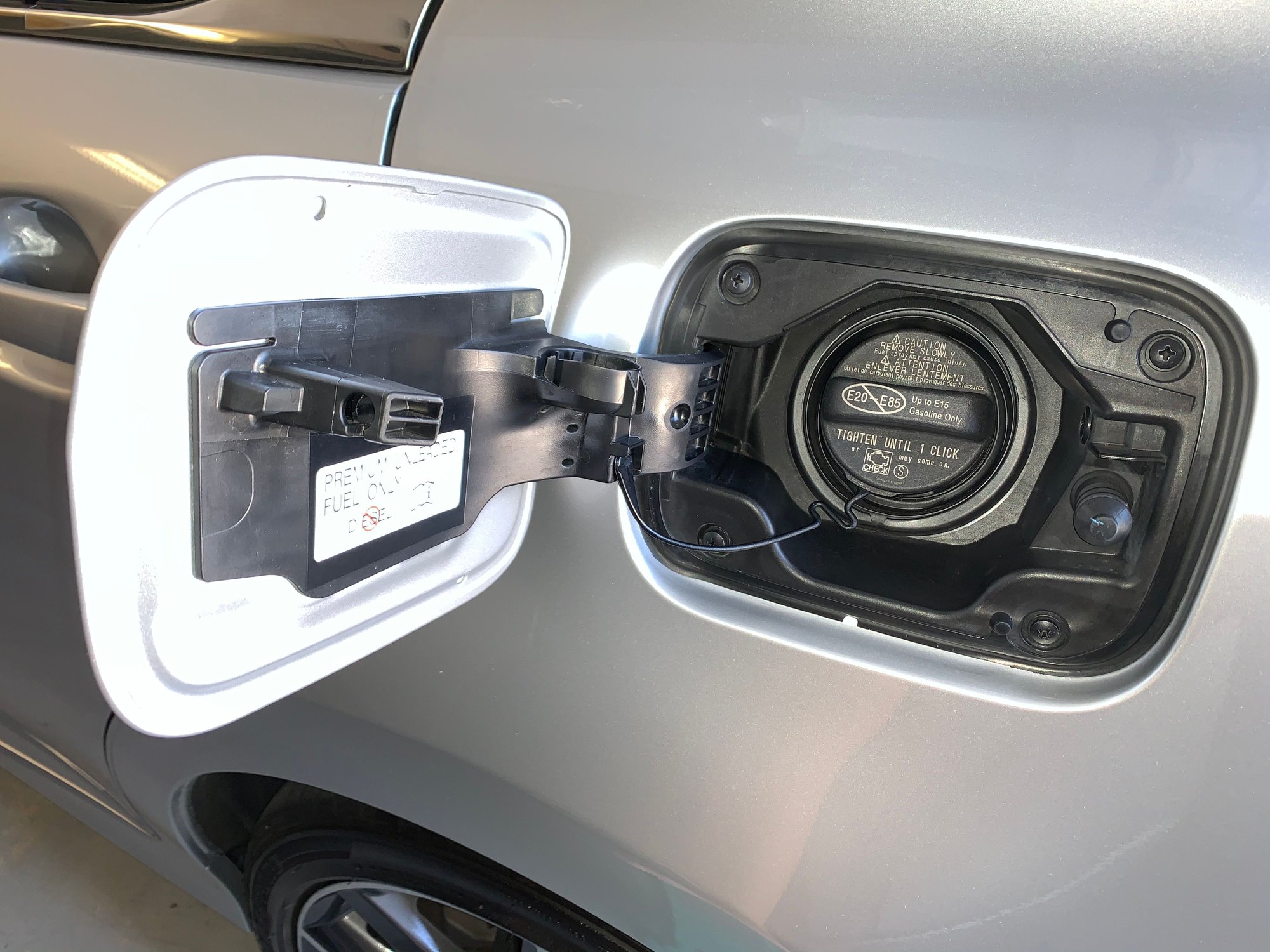 Dirty fuel cap area? ClubLexus Lexus Forum Discussion