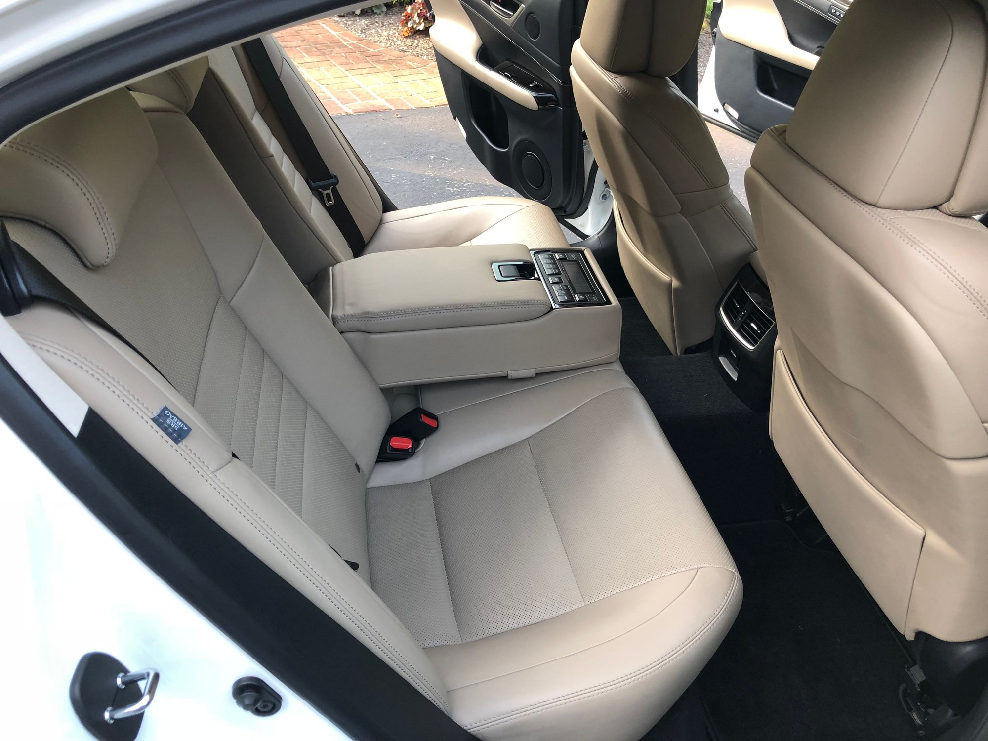 2016 Lexus GS350 - 16 - Lexus GS350 - RWD - Rare Luxury Package with Lexus CPO Warranty thru 7/2023 - Used - VIN JTHBZ1BL6GA004620 - 39,137 Miles - 6 cyl - 2WD - Automatic - Sedan - White - West Chester, PA 19382, United States