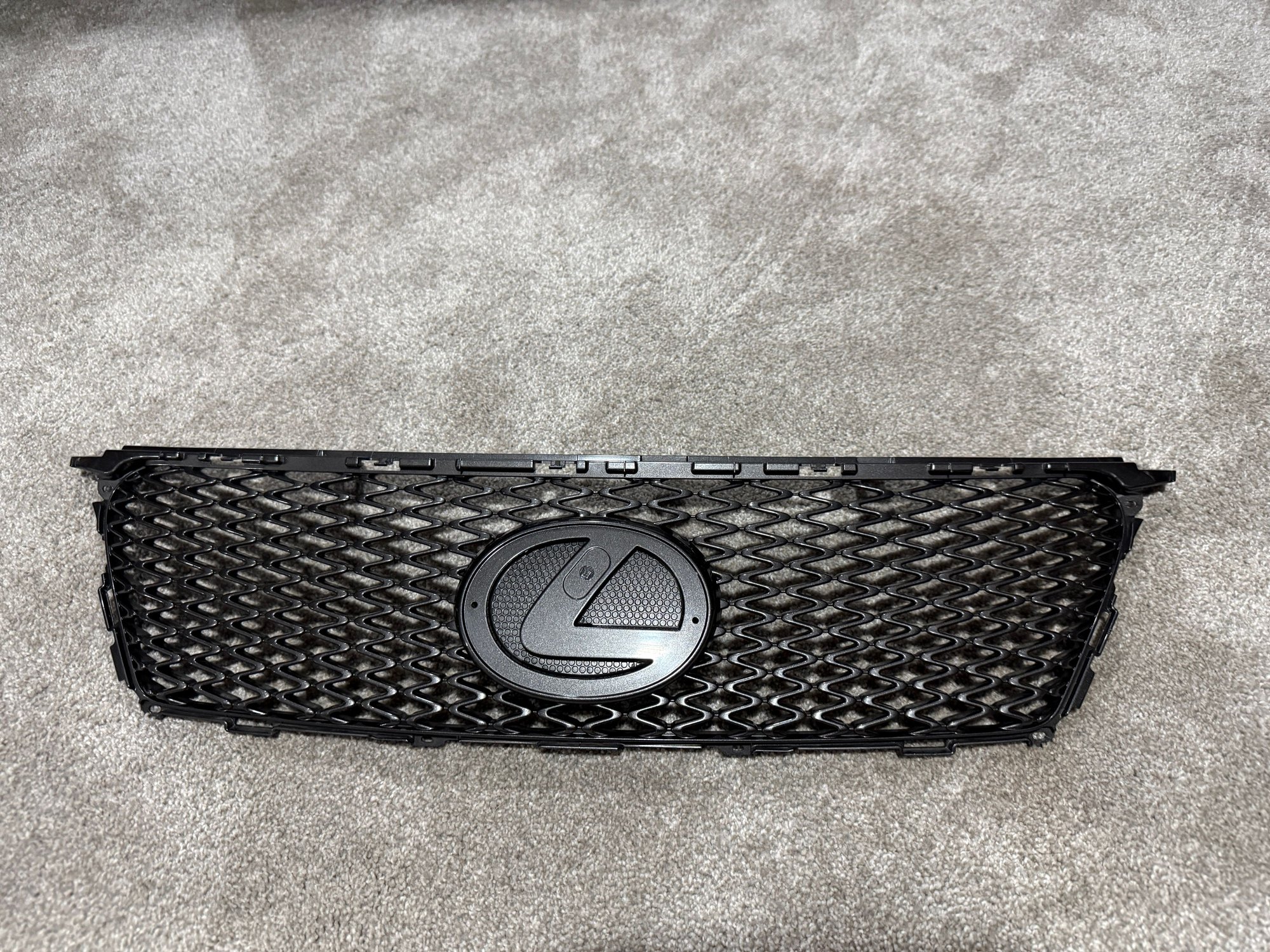 Exterior Body Parts - 2011-13 Lexus IS250 IS350 F-Sport Upper Grille OEM - Used - 2011 to 2013 Lexus IS250 - 2011 to 2013 Lexus IS350 - Oak Brook, IL 60523, United States
