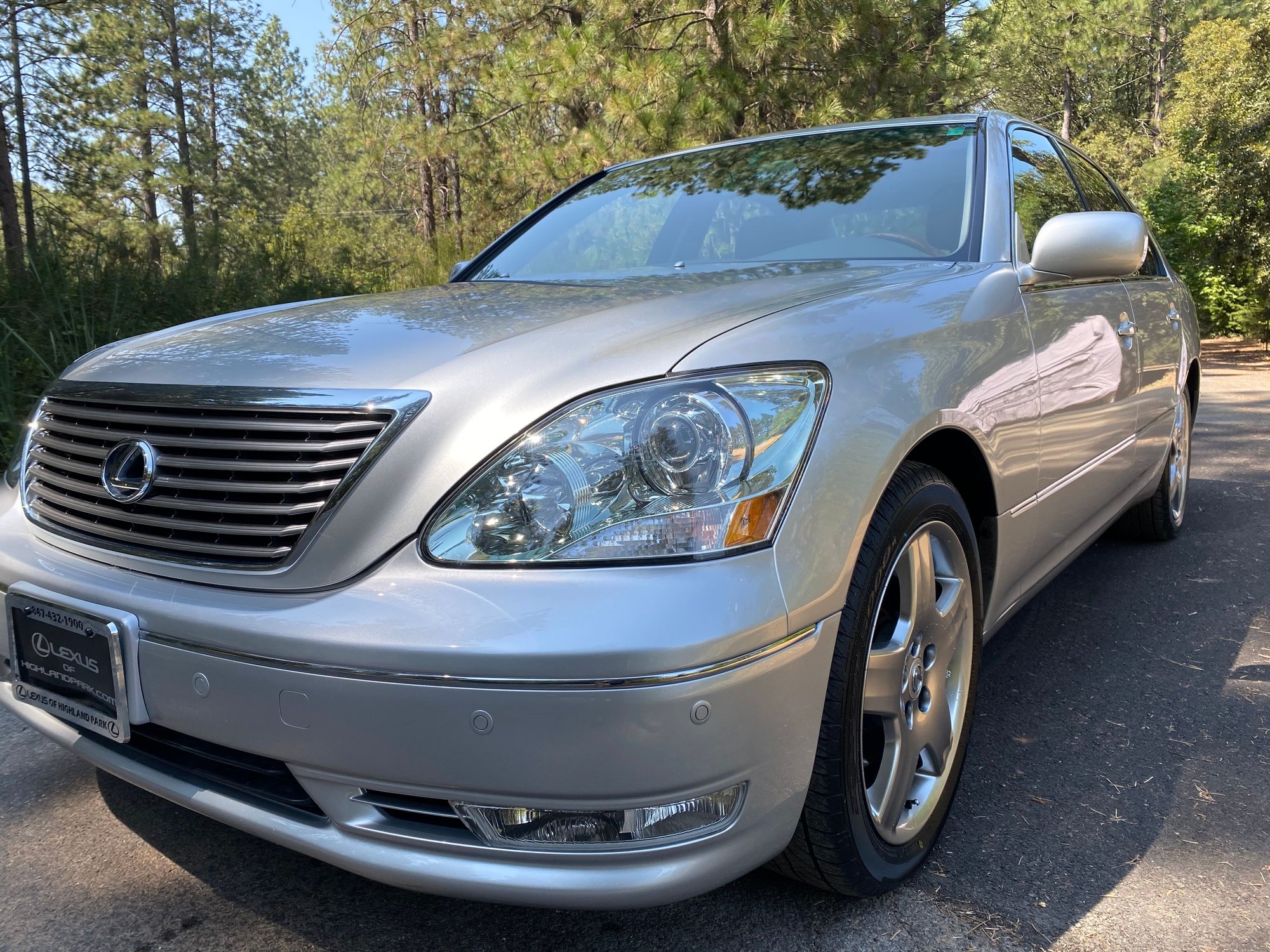 2005 Lexus LS430 - 2005 LS 430 modern tech package - Used - VIN JTHBN36F950180835 - 36,000 Miles - 8 cyl - Bristol, TN 37620, United States