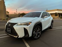 2019 Lexus UX 250h F-Sport (front left quarter)