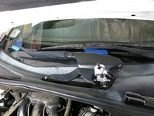 Note the blue masking tape to mark the position of the wiper to ease reinstallation.  The puller on the passenger side was easy.