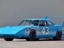 Richard Petty (the King) scored 18 race wins and 31 top 10 finishes in 1970 >>that is unbelievable!
