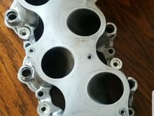 Here is the extra lower intake manifold that i will be playing with. 