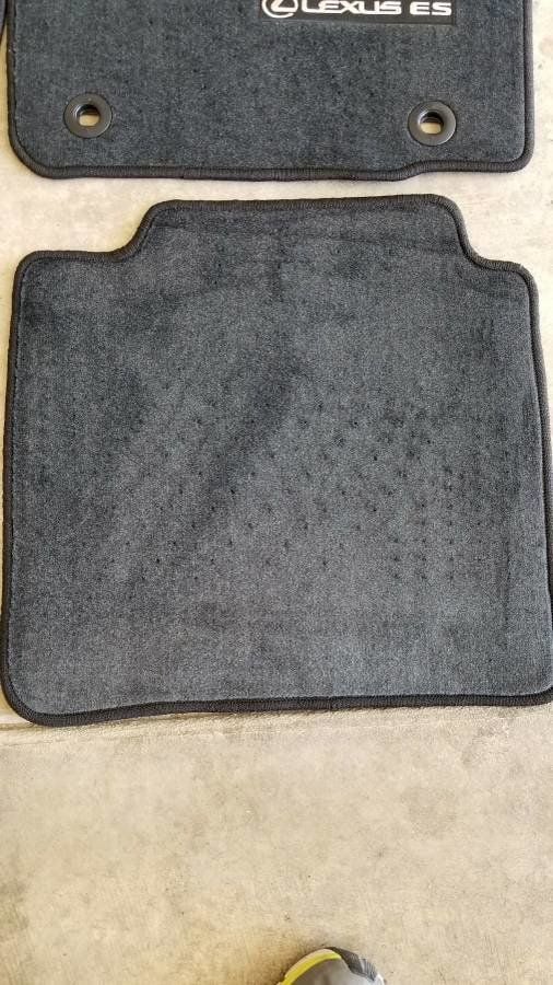 Interior/Upholstery - 2016 Lexus ES350 Black Carpet floor mats - Used - 2016 to 2019 Lexus ES350 - Las Vegas, NV 89147, United States