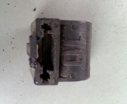 Push-on bracket clamp showing 10 mm  inner diameter marking.
