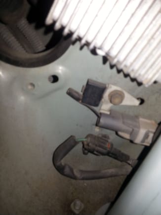 In same area just below fuel pump resistor is a single wire "radio condenser" that is groundedm same fastener replaced.