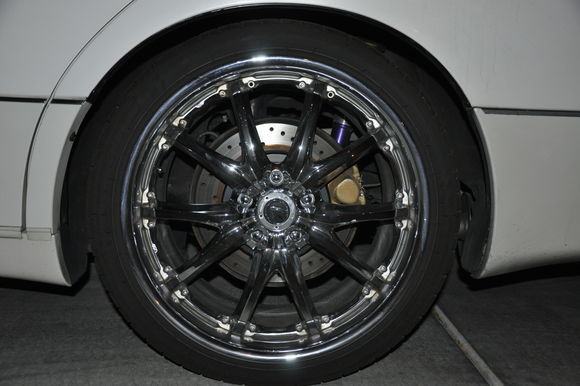 Need to identify this wheel make... Need to get a couple center caps