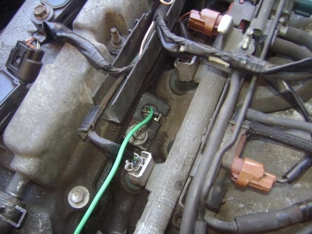 2001 Toyota Harrier 3.0L V6 knock sensors with the two