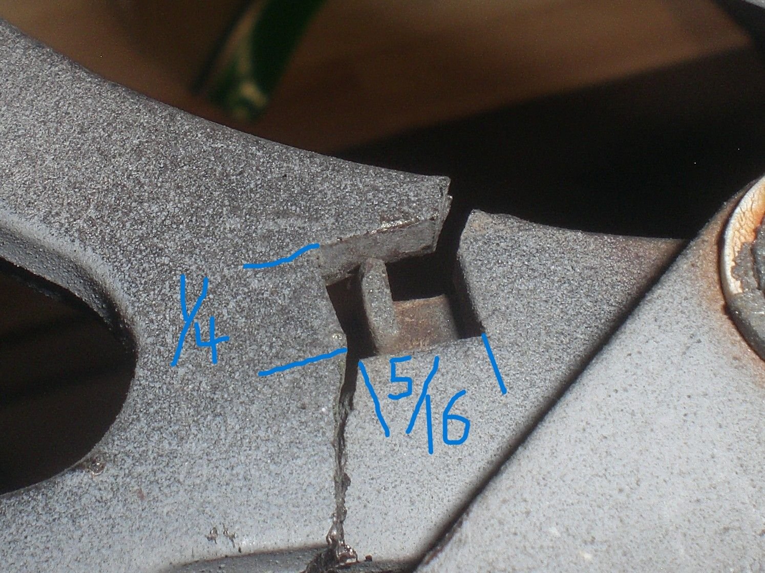 Dimensions of the rectangular slot