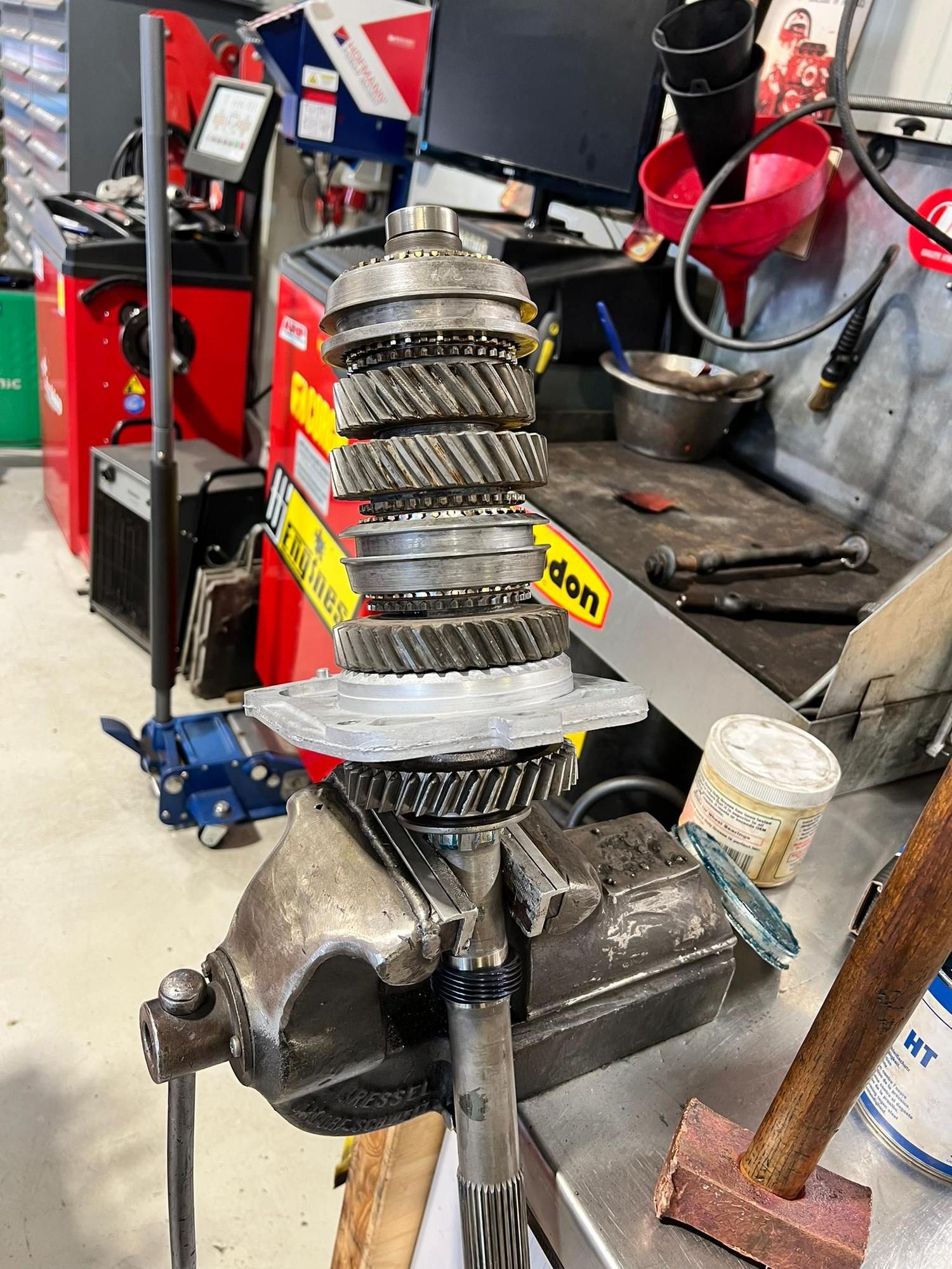 Transmission Muncie M20 / Clutch Noise in Neutral CorvetteForum