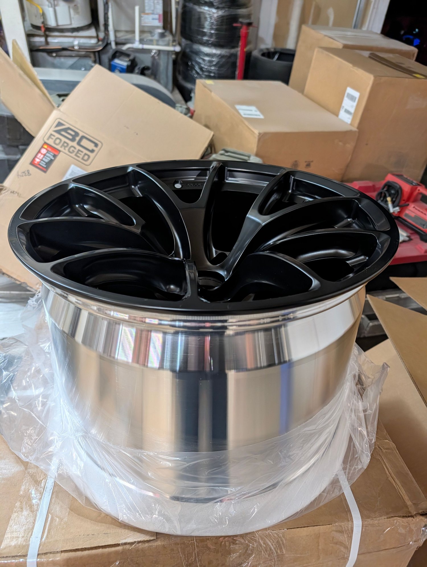 As usual, the wheels look great. Theyre not painted in the barrell to save weight.