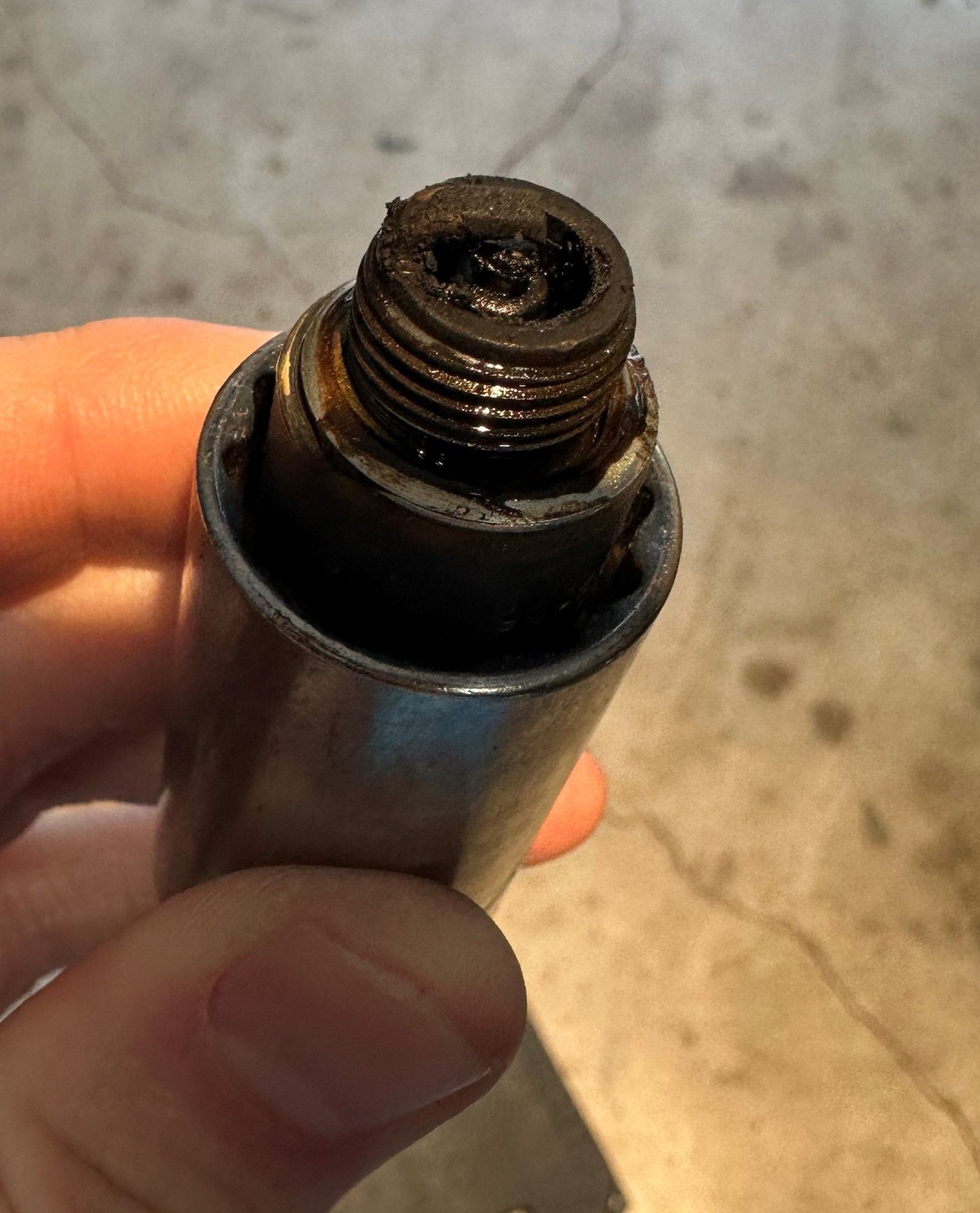 Burnt spark plug wire boot and fouled plugs? CorvetteForum