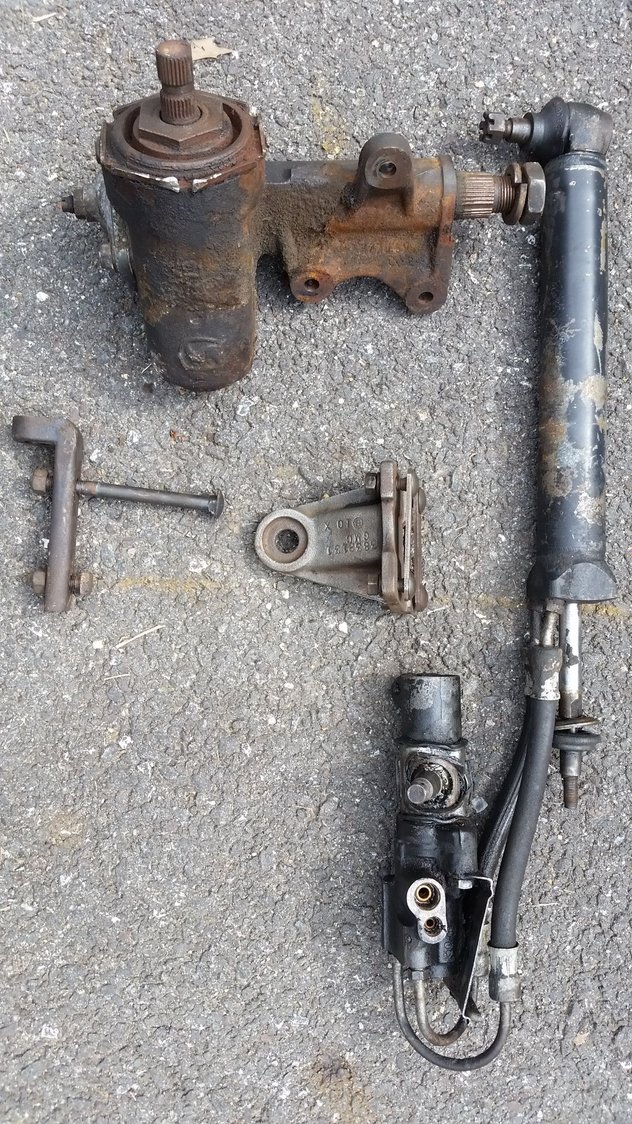 FS 1974 C3 power steering gear box, ram, control valve, bracket