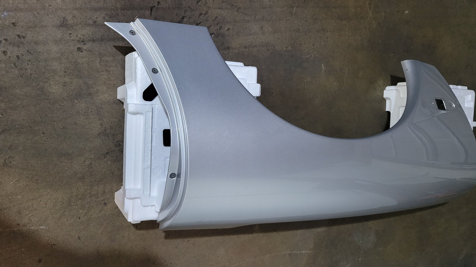 FS (For Sale) chicago C5 rear quarter panel passenger side(Silver color) CorvetteForum