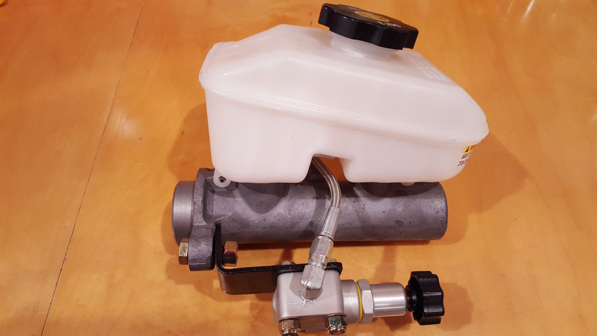 DRM C5/C6 Master Cylinder with Rear Proportioning Valve NEW