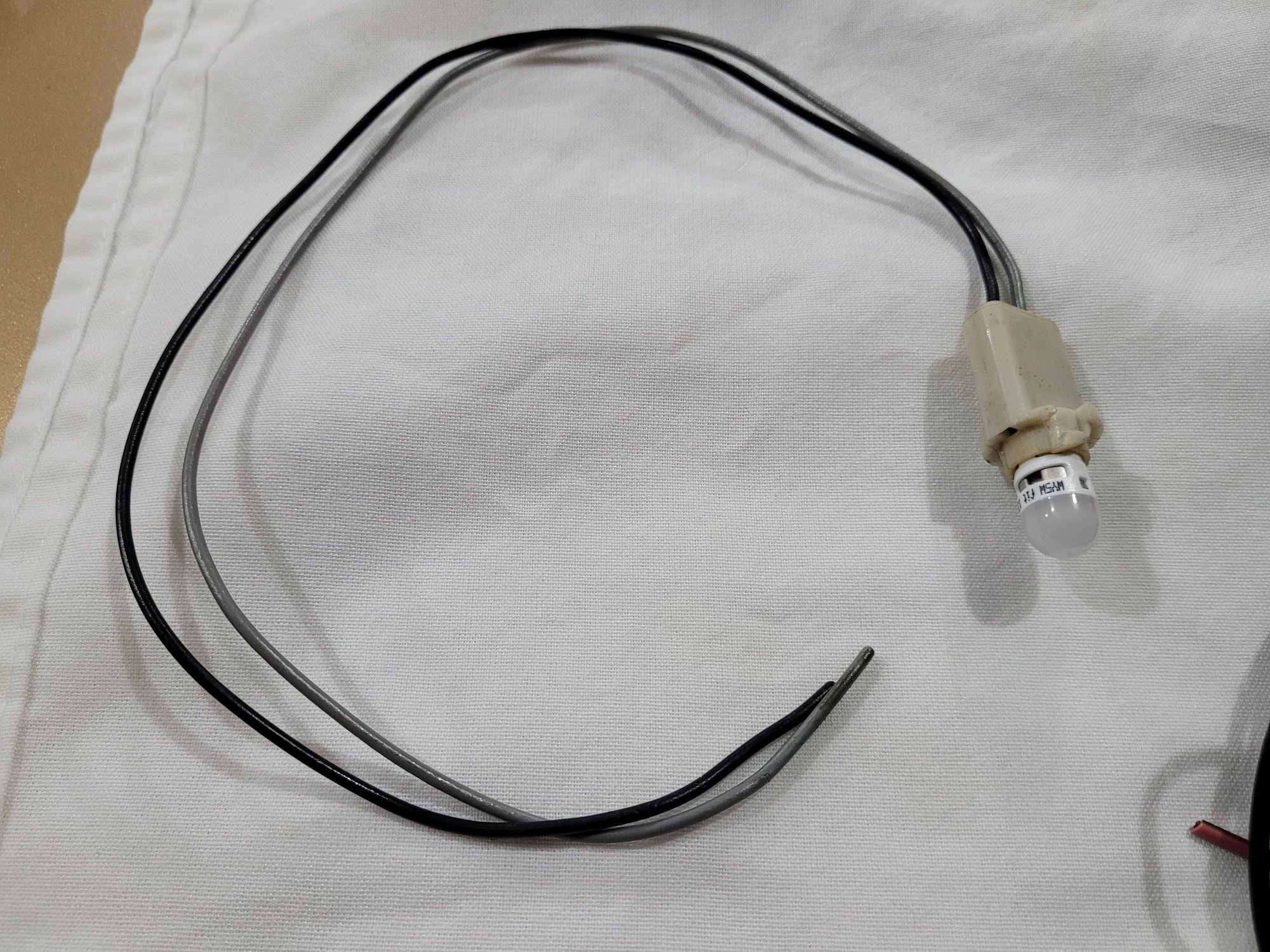 Bulb socket pigtail sourced from an extra center console wiring harness I had in my extra parts bins.