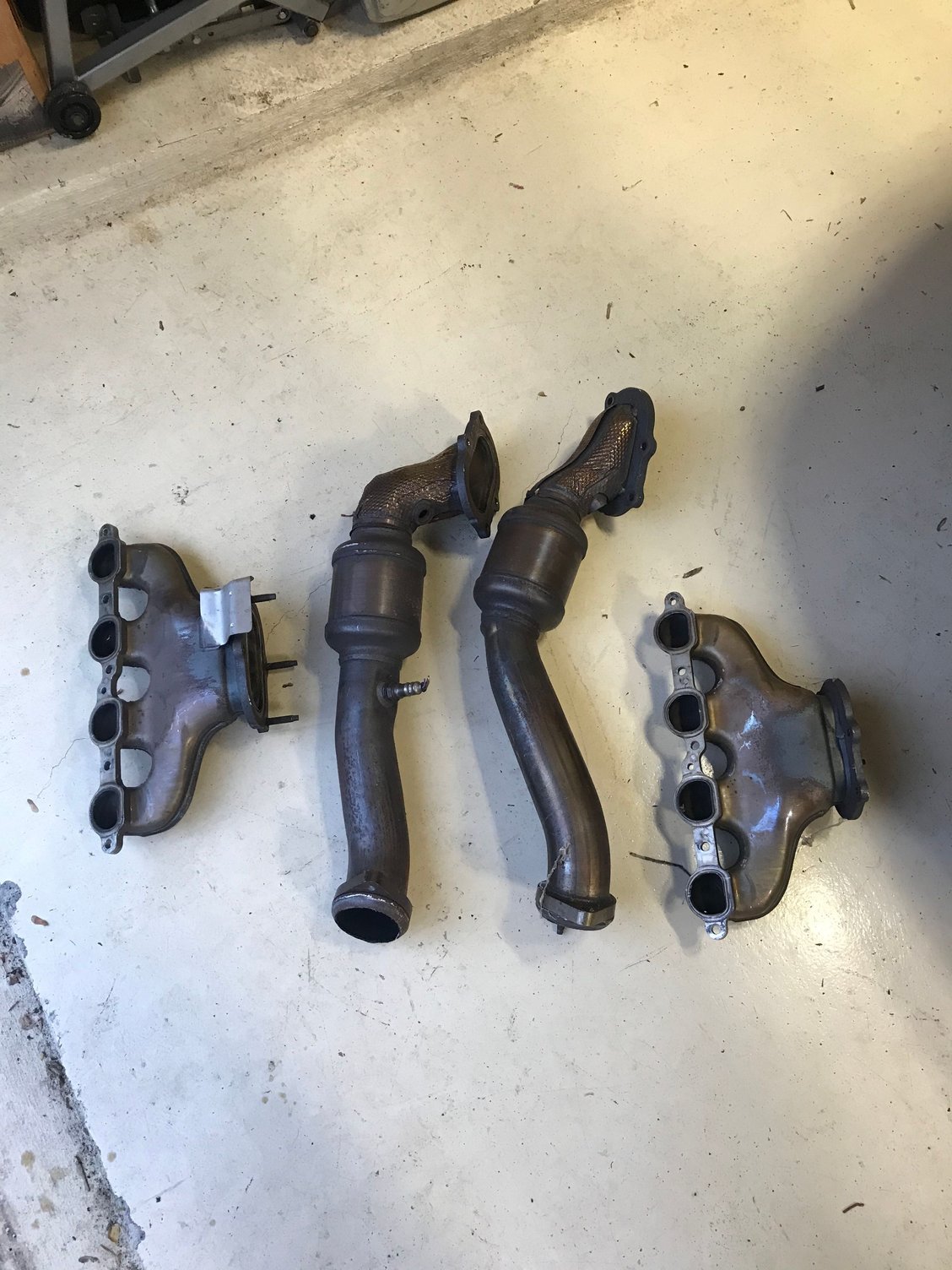 FS (For Sale) C6 Z06 Exhaust manifolds and cats - CorvetteForum