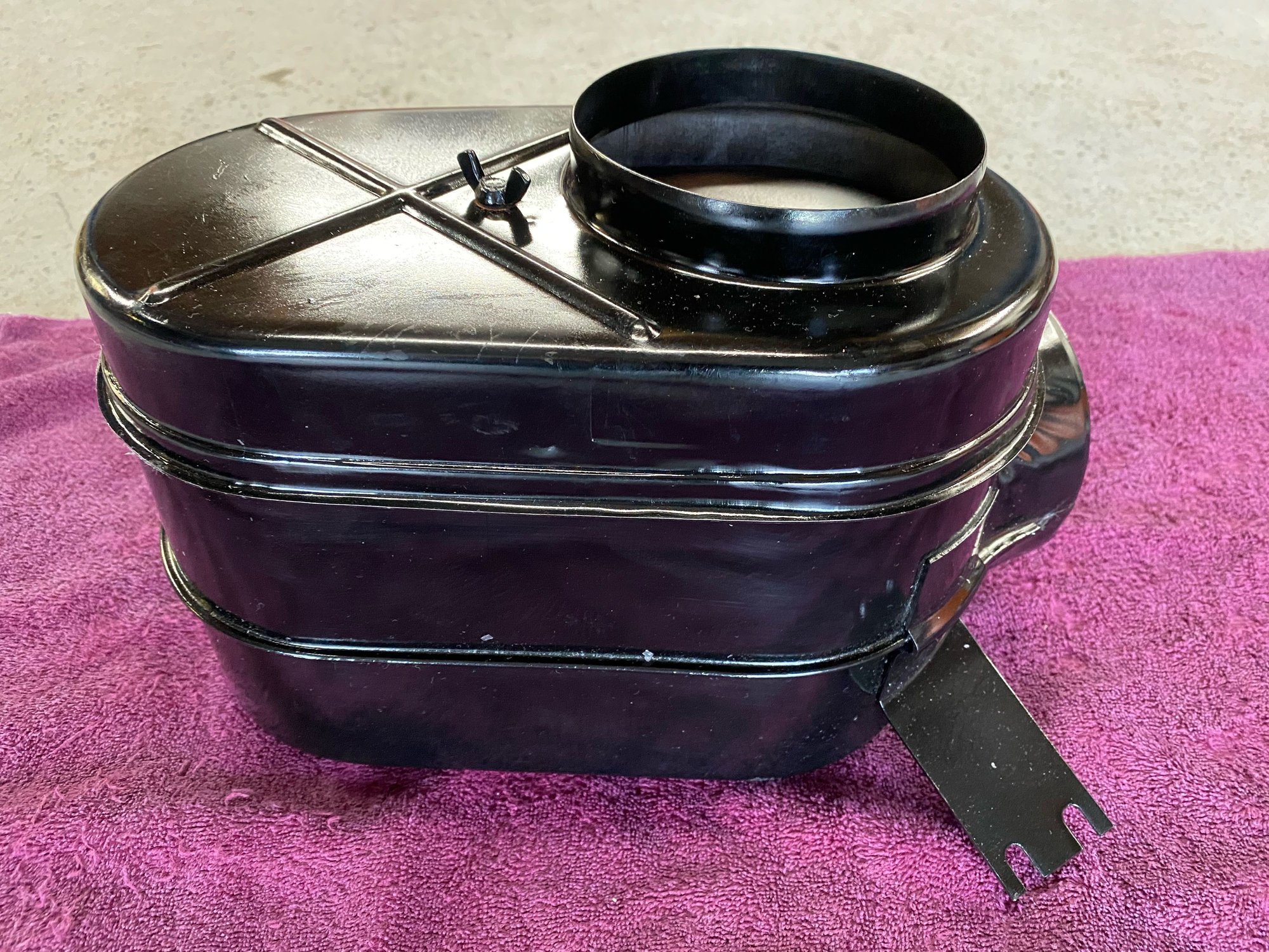 FS (For Sale) 195861 Fuel injection air cleaner assembly