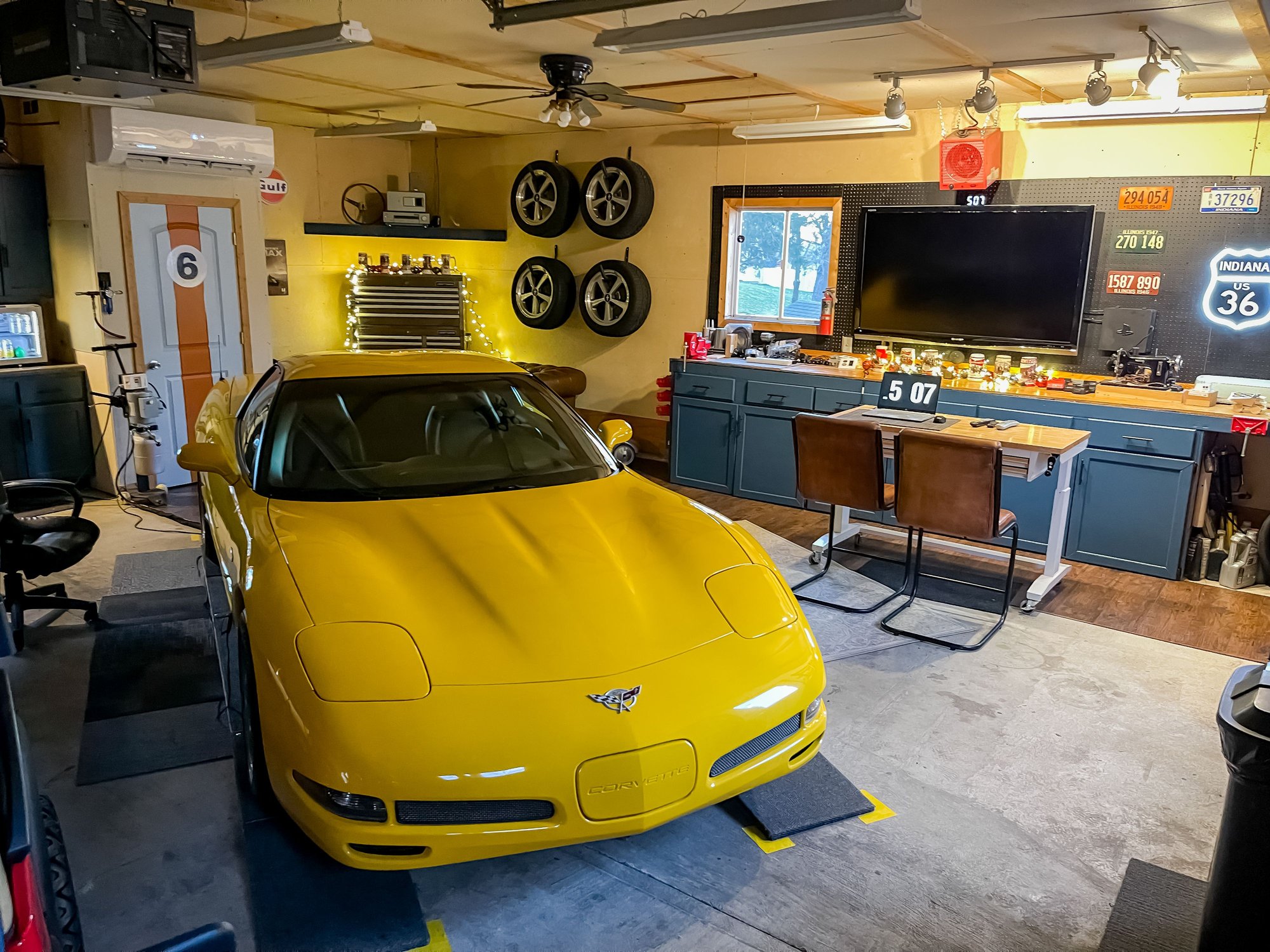 Let’s see your garage/C5 Christmas decorations! - Page 2 ...
