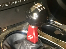 I love the ball shift knob as well.