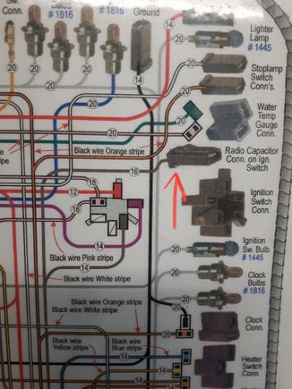 Plug with red arrow has the capacitor pluged into it.