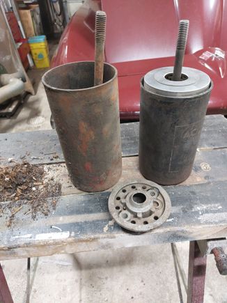Heavy Duty canister on the left
Standard Duty canister on the right