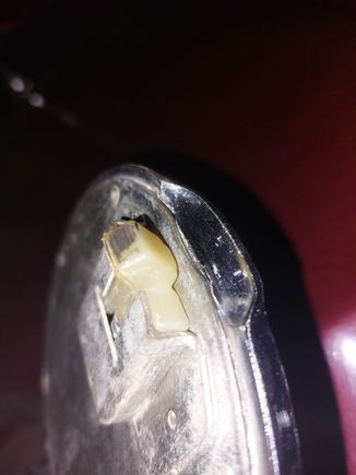 latch on the lid