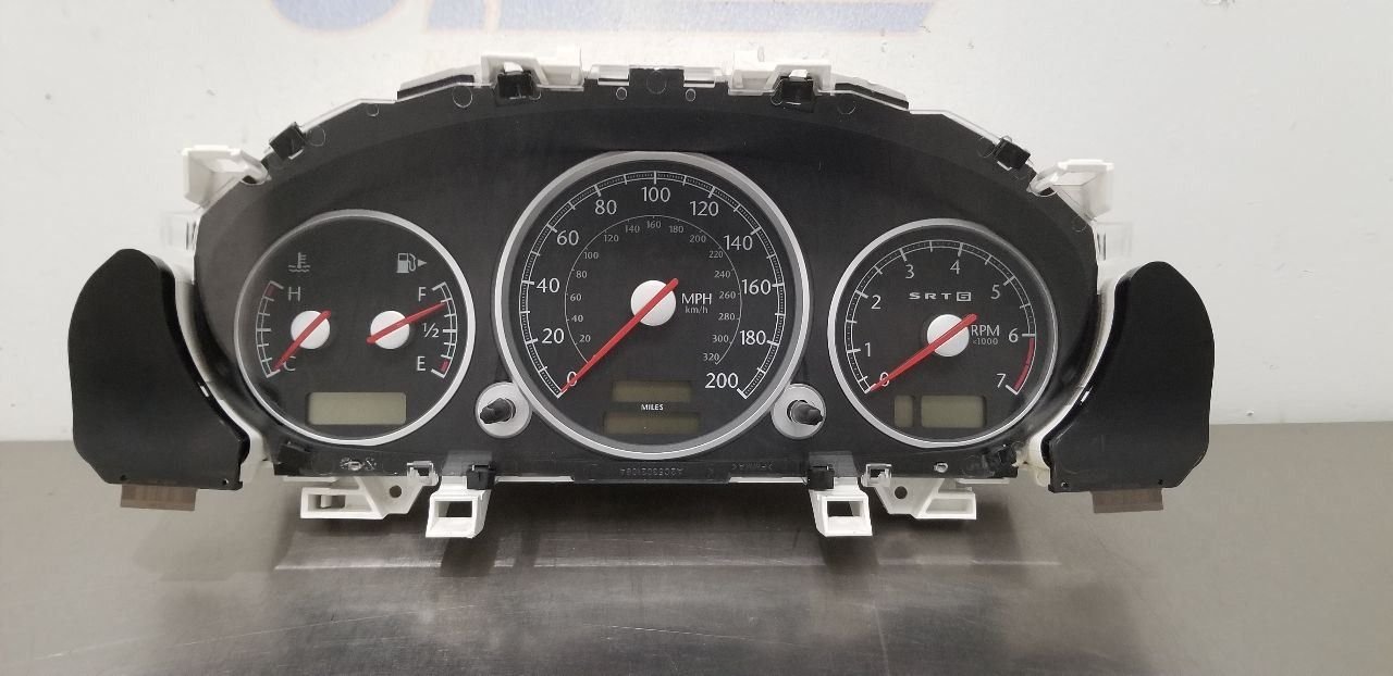 SRT6 instrument panel (NOTE SRT6 on RPM Guage)