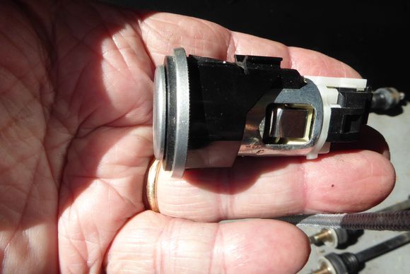 NEW complete lighter, mount it, plug in and use it 