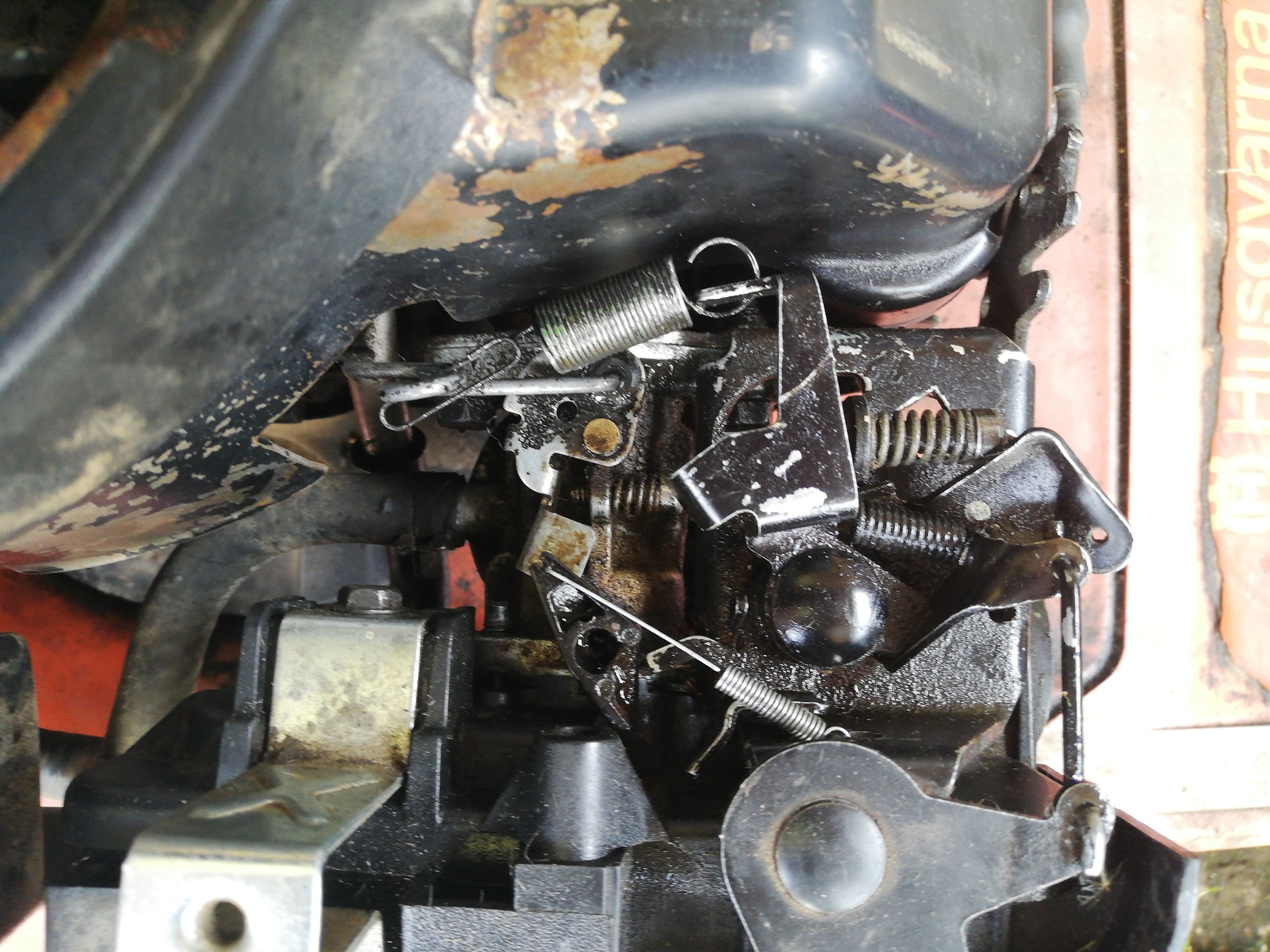 Husqvarna lawn mower, 6.5hp briggs&stratton engine revving up Community Forums