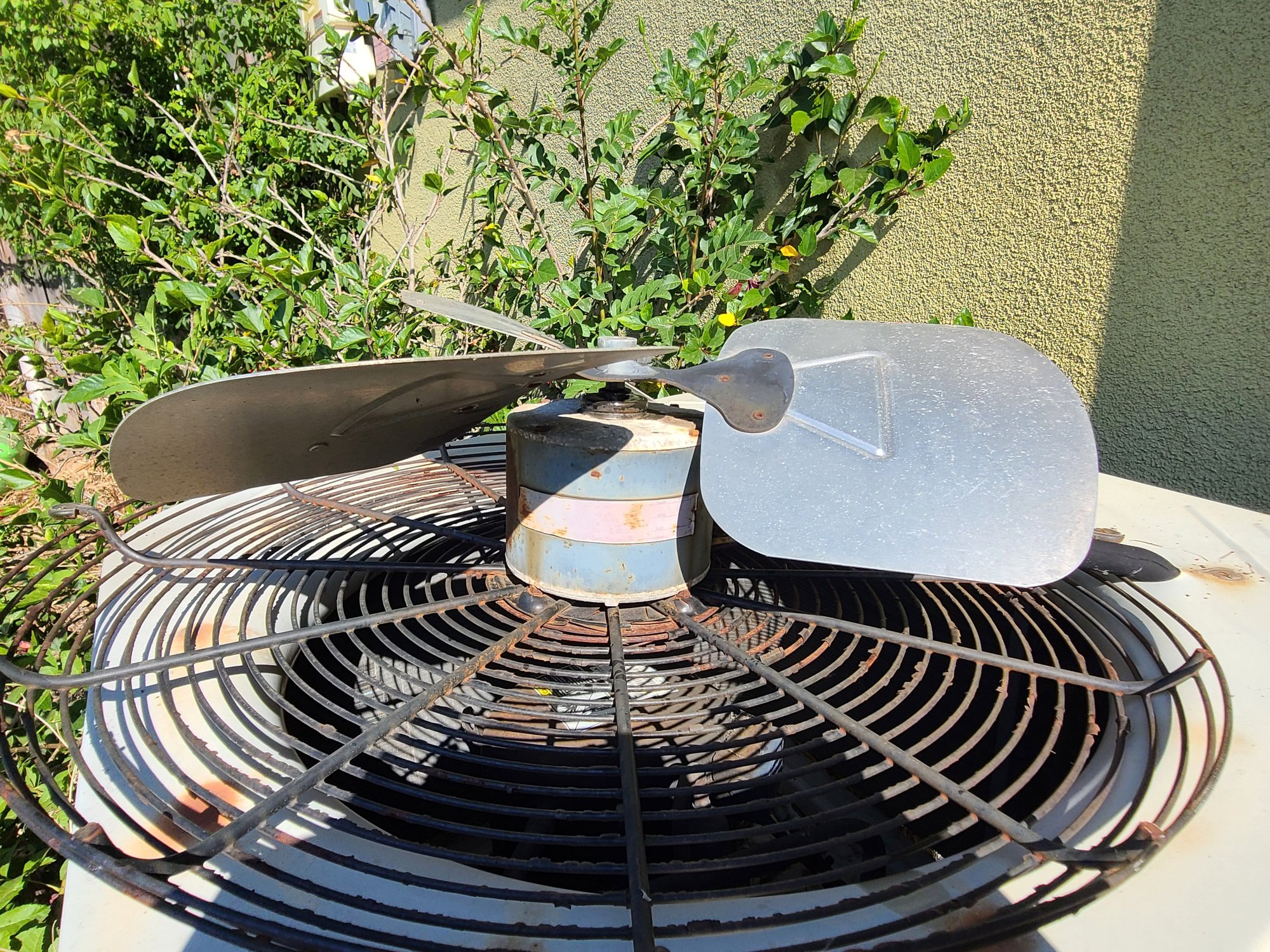 561aj042 Fan motor Community Forums