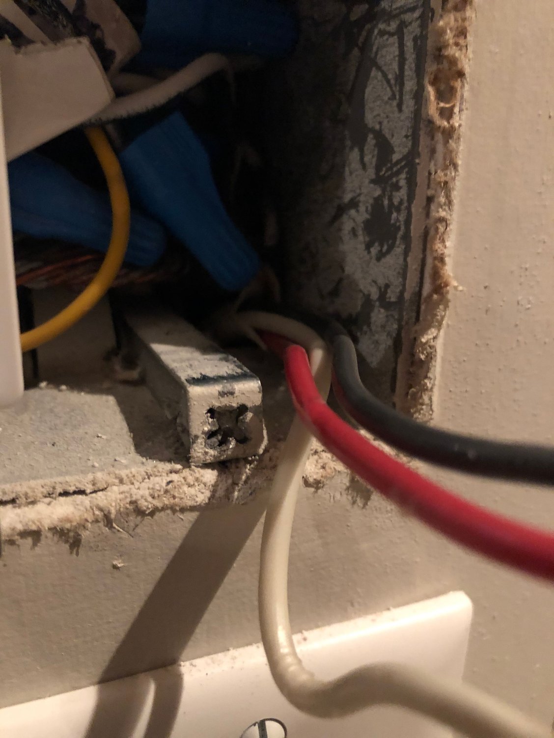 Install Leviton Combination Switch Outlet