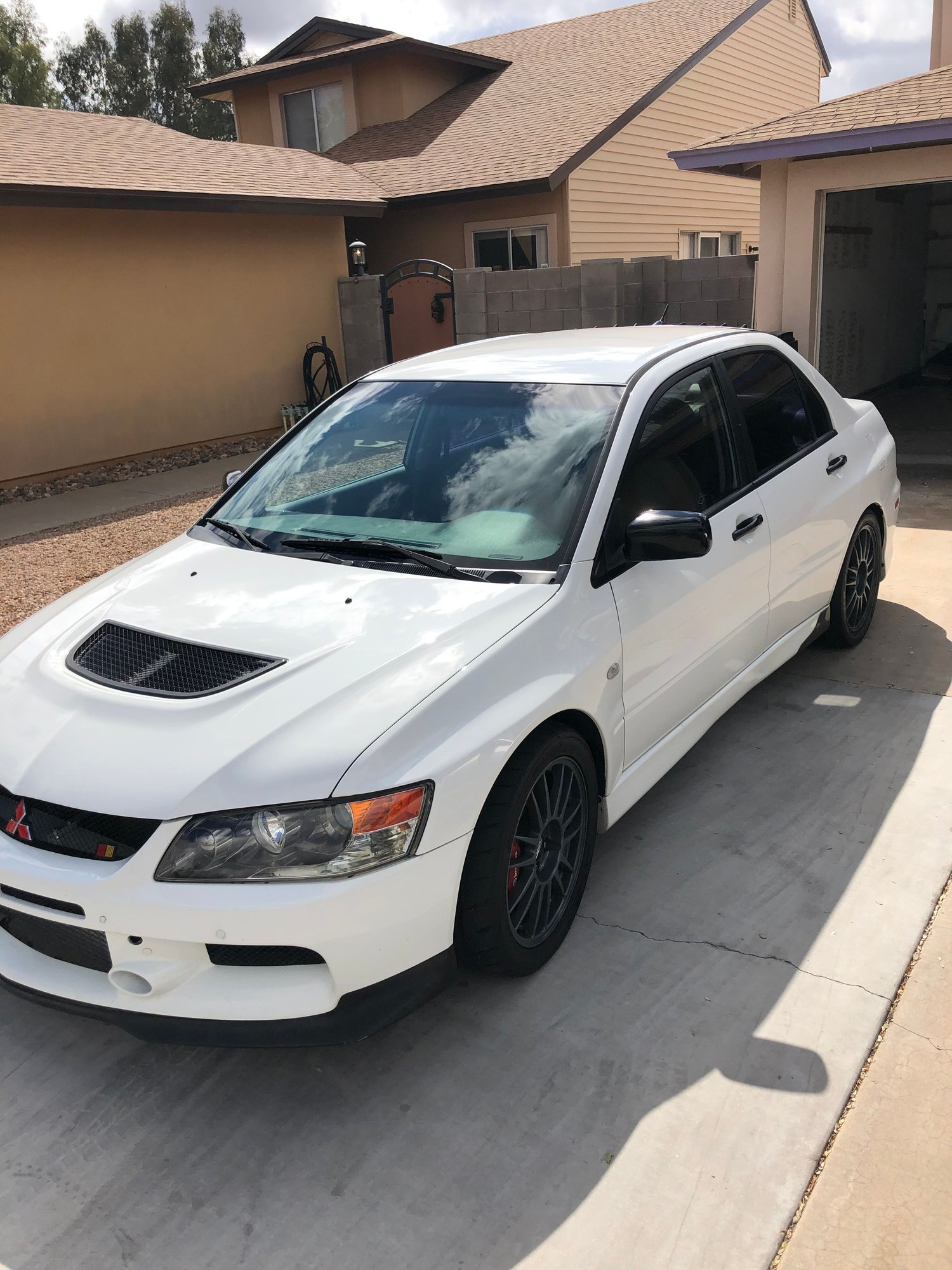 2006 Mitsubishi Lancer Evolution - Ww ix rs - Used - VIN JA3AH36C16U059218 - 100,700 Miles - 4 cyl - AWD - Sedan - White - Mesa, AZ 85205, United States