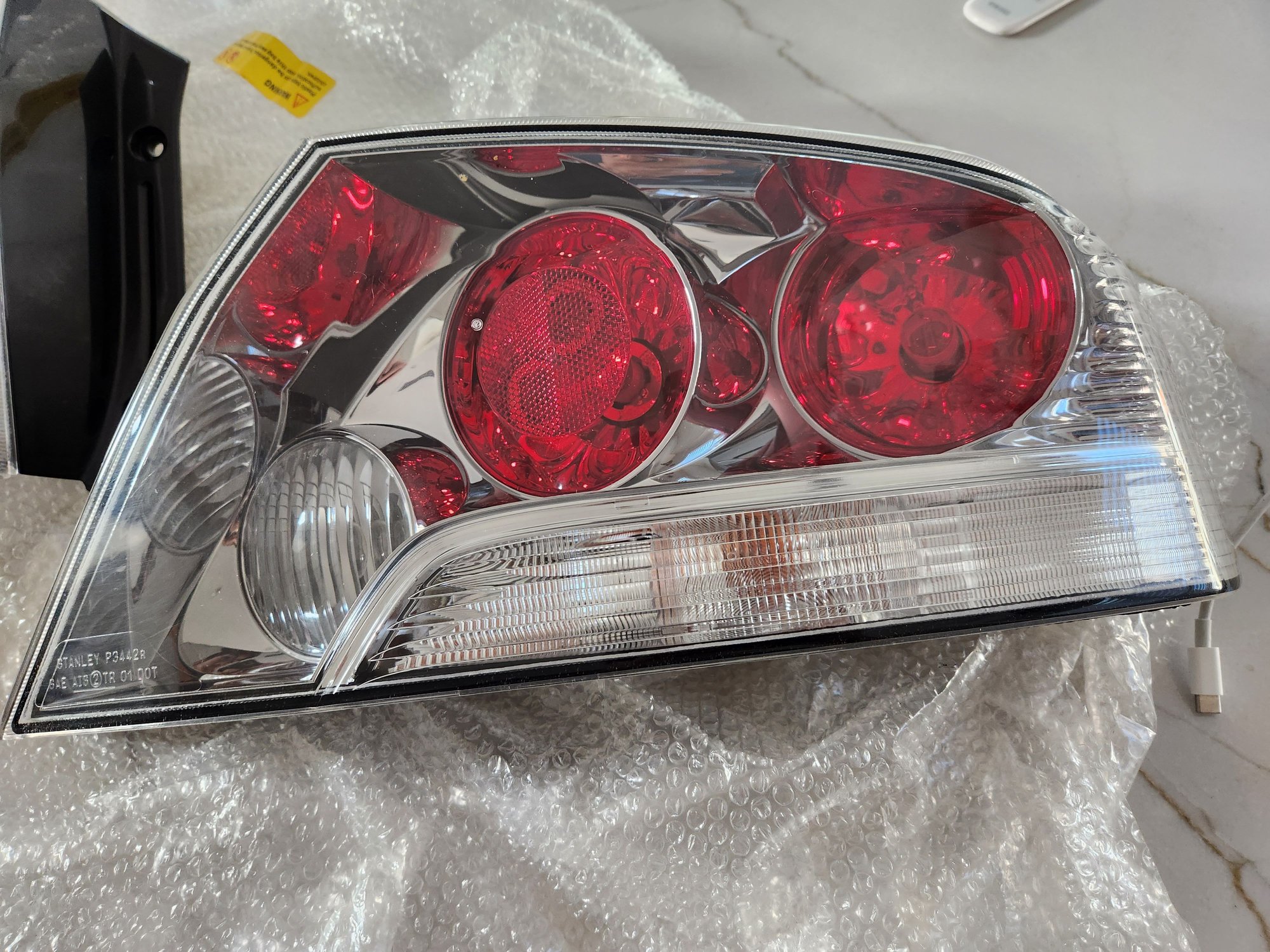 Lights - MINT 2003-2006 Mitsubishi Evolution Evo 8-9 Evolution Tail Lights Set OEM - Used - All Years  All Models - Irvine, CA 92602, United States