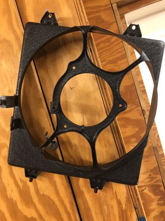 Fan shroud repainted, it was all rusty