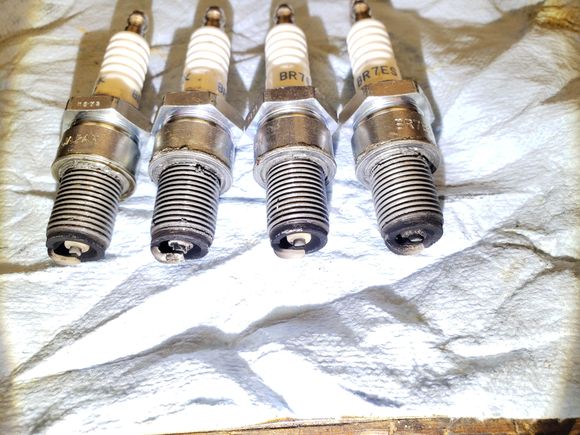 I believe the order is 1,2,3,4
Cylimder 3 is the one with low compression