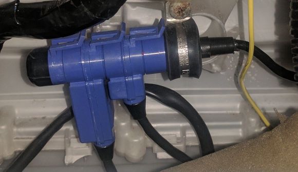 V-Net setup AEM Can plug, USM connector. Super simple and easy add on