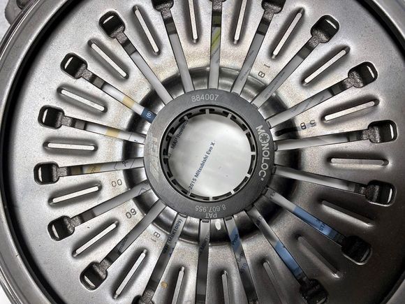 ^ Pressure plate of the Exedy OEM clutch kit, with Monoloc collar 