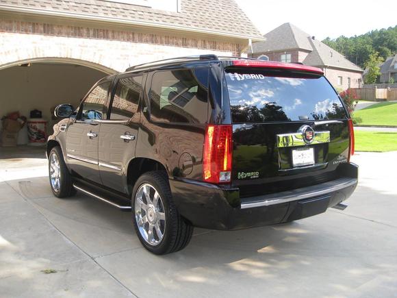 2009 escalade hybrid, big and very slow!