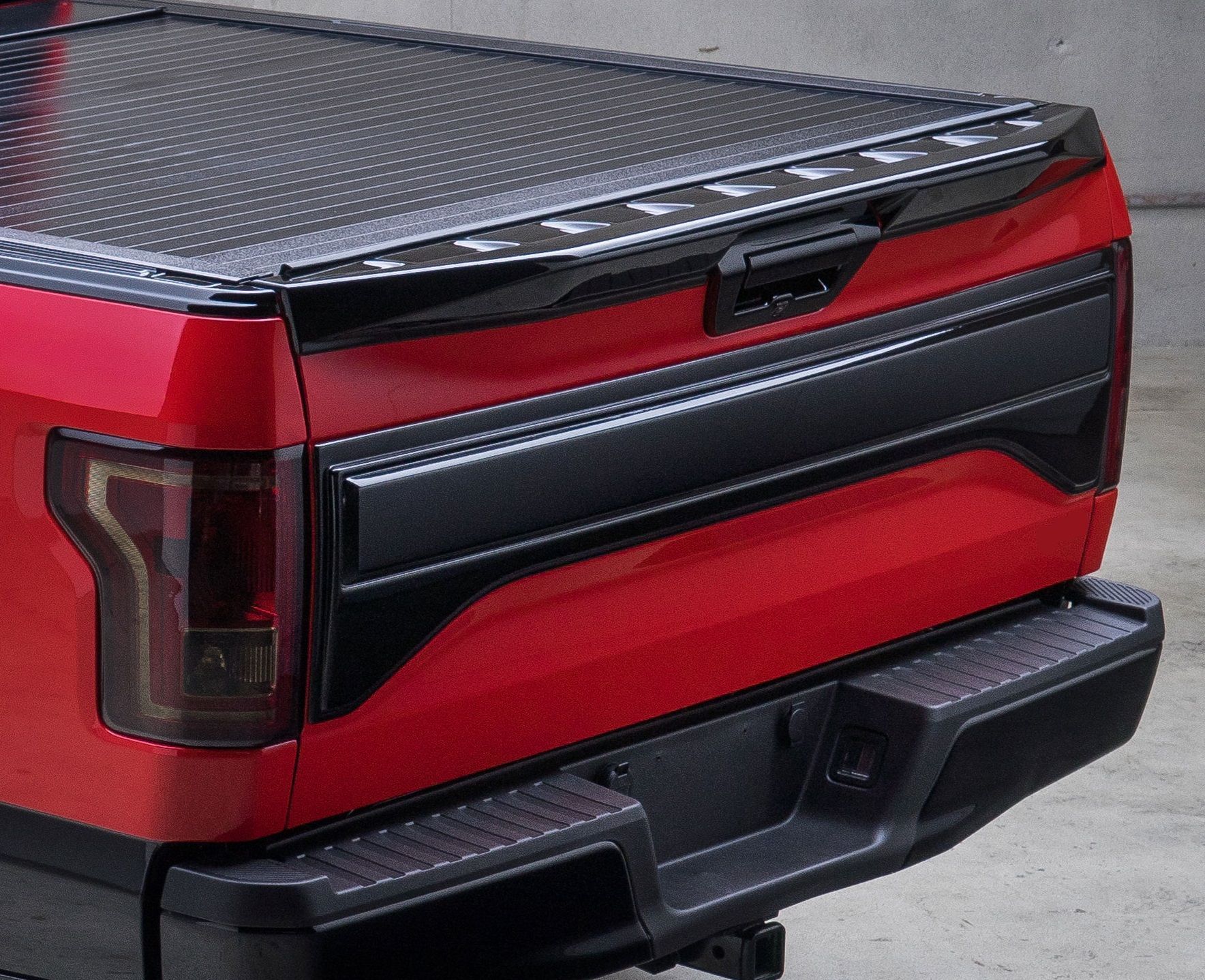 Tailgate Spoiler. Another puzzle piece just delivered. Page 3 Ford