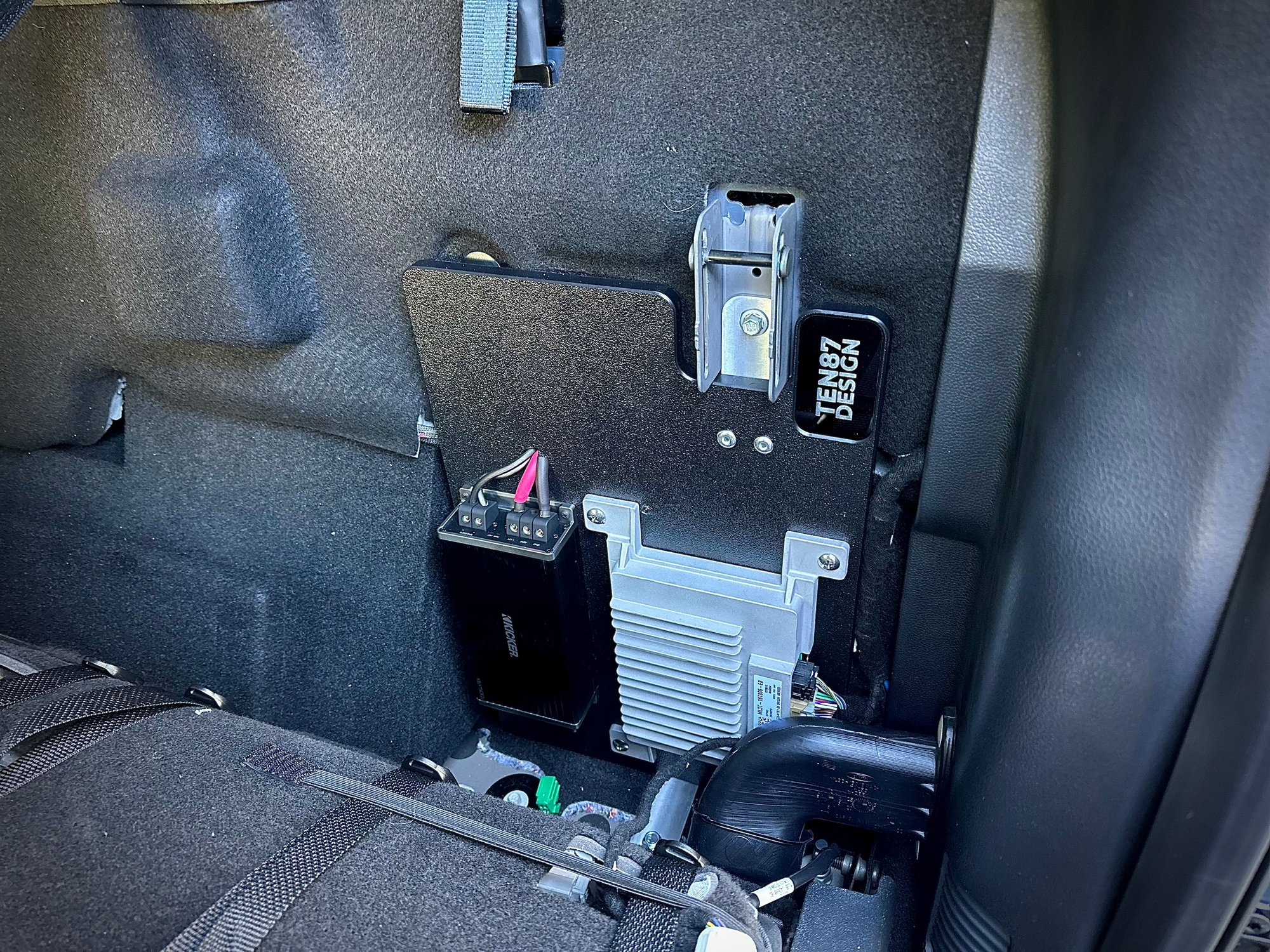 How to Install SOUNDS GOOD STEREO "Stealth" Subwoofer Plug & Play Kit