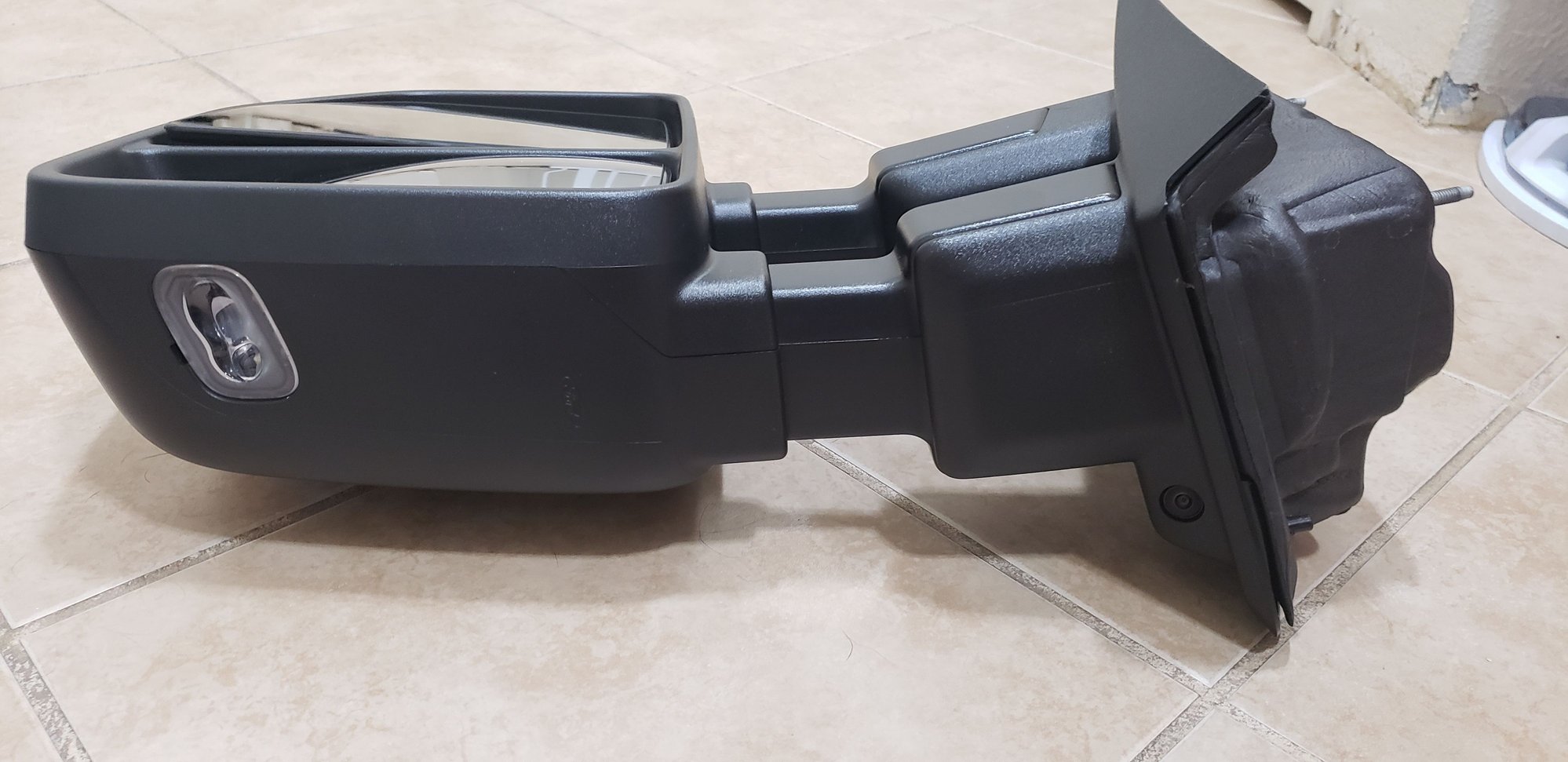 SOLD...1519 Power fold/telescope tow mirrors with BLIS, 360 camera