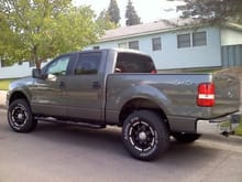2 pics of the truck