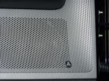 Close up of JL Audio logo on speaker grille
c5 570x is behind it