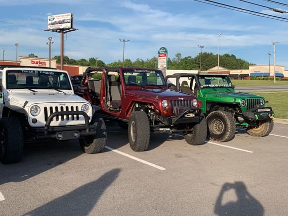 Went to Buffalo Wild Wings for dinner and ran into a couple of the local Jeep club guys having dinner with their families!